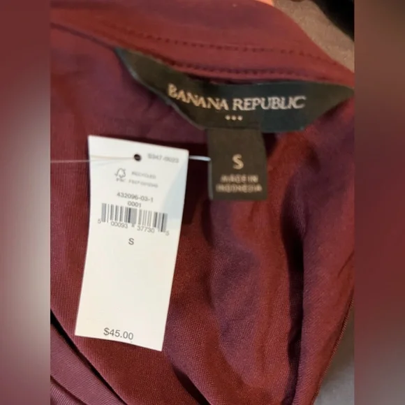 NWT maroon Banana Republic sleeveless blouse - Picture 2 of 5